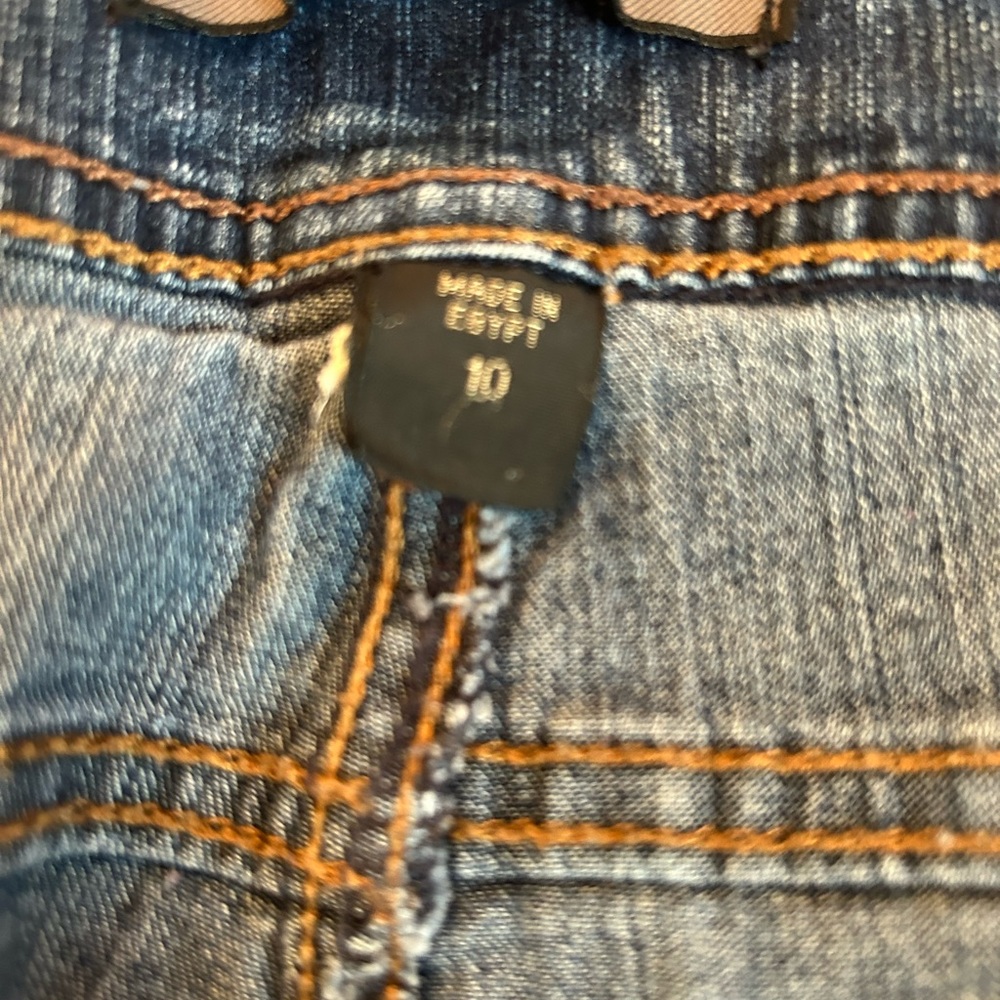 Jean Capri - Picture 3 of 3